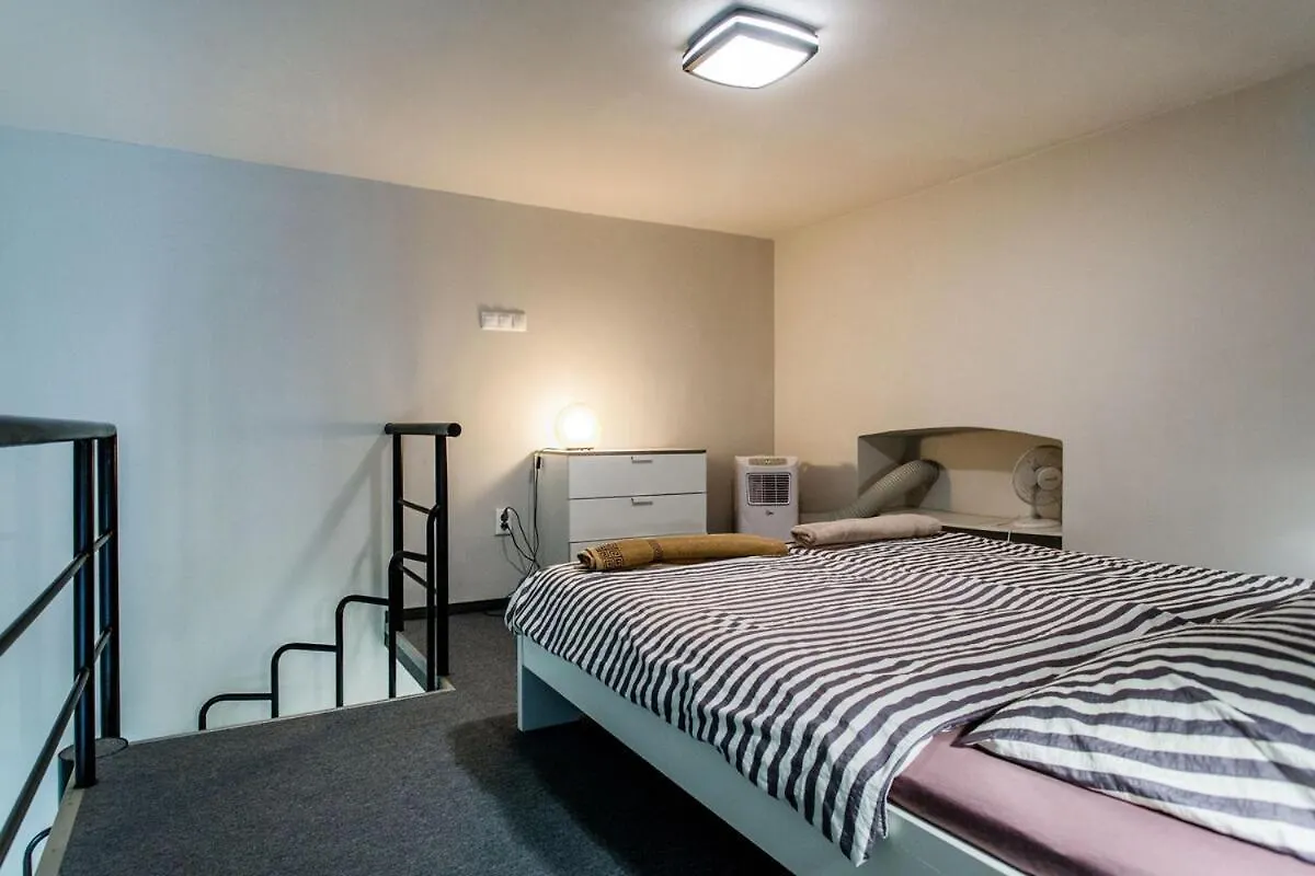 Bank Street Loft In Pest Center Lägenhet Budapest